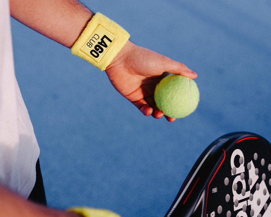 Een potje padel vanaf 10 jaar.